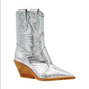 Authentic Fendi Cowboy Short Boots